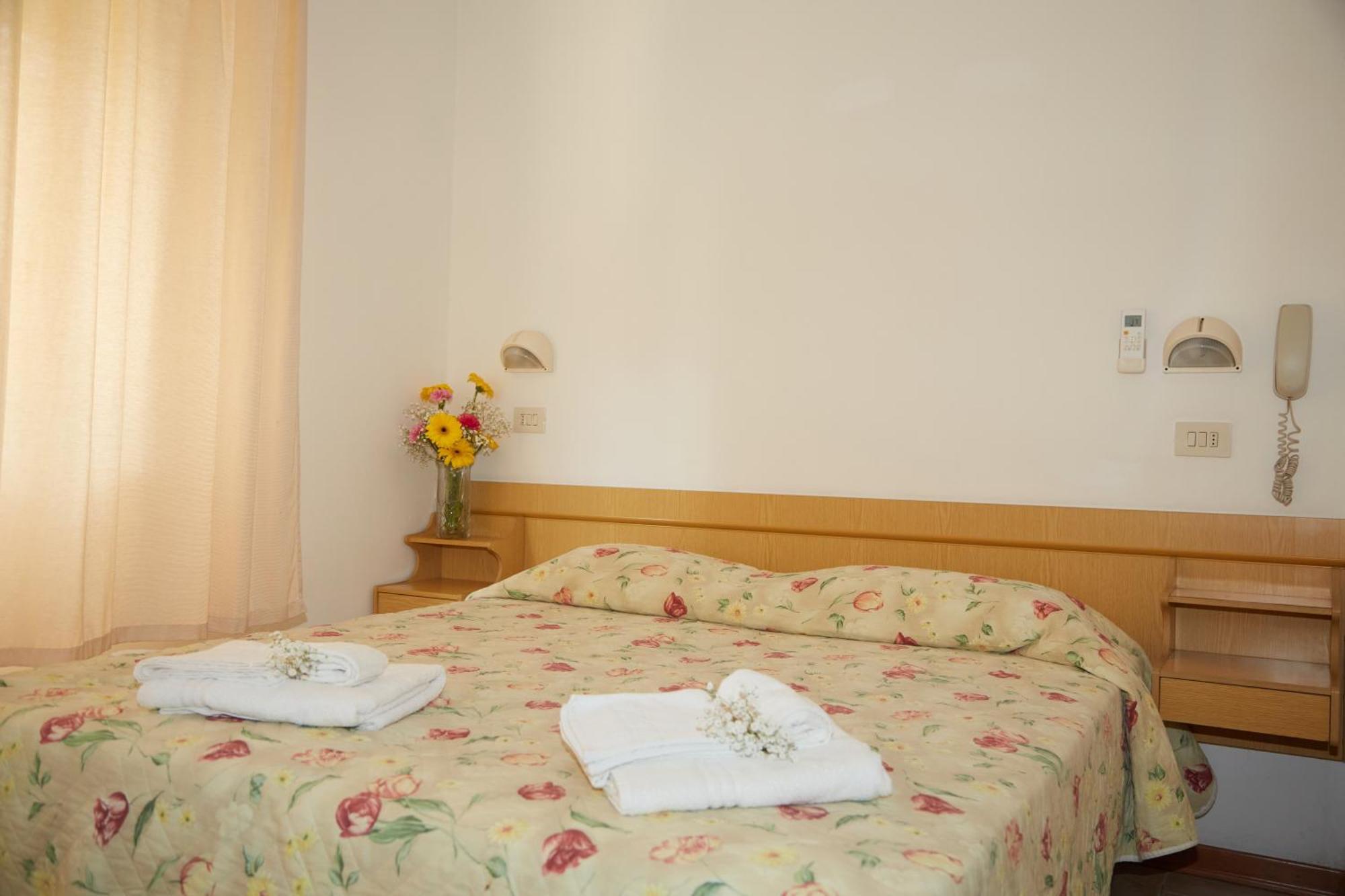 Double or Twin Room Disability Access,1639712624:JPEG
